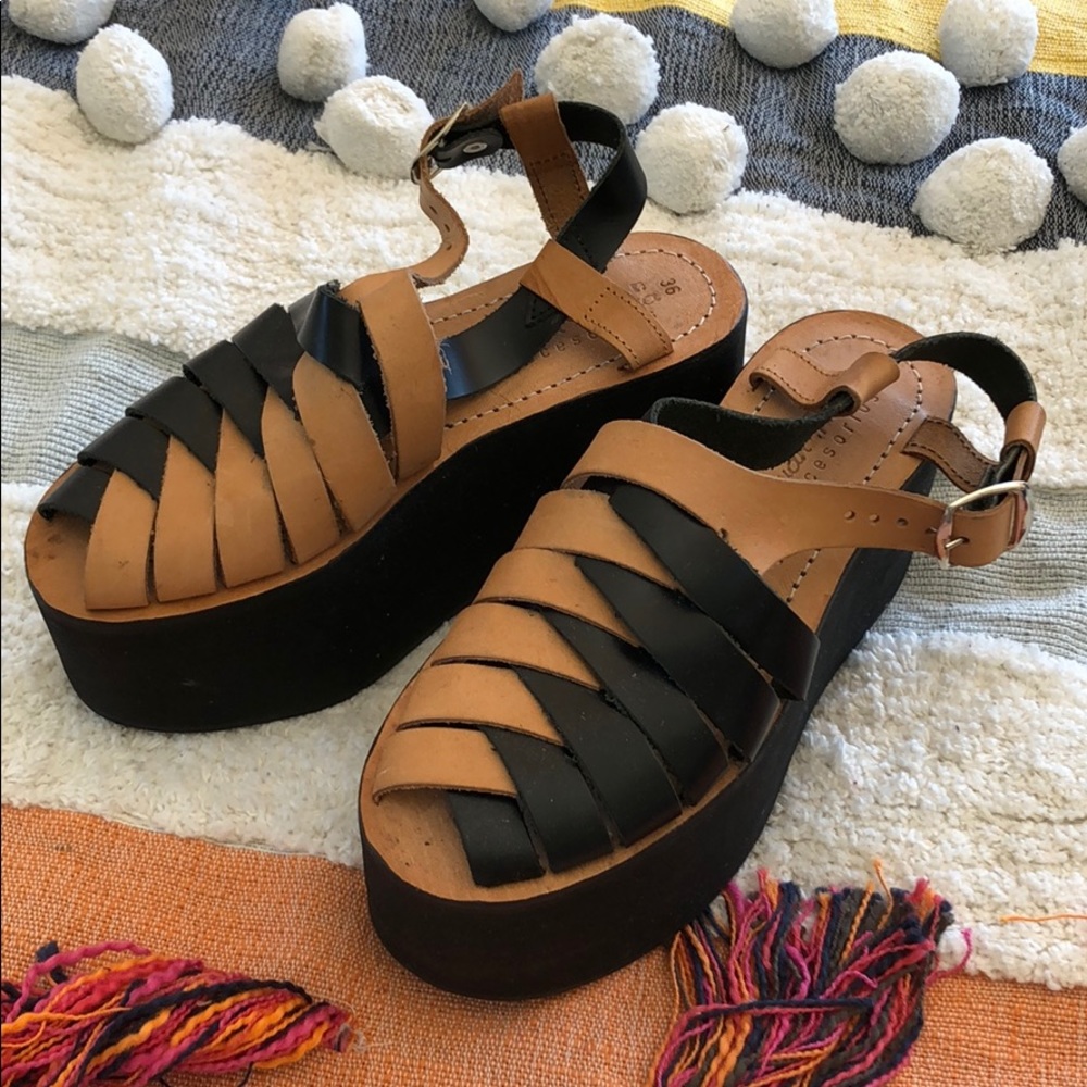 Platform sandals